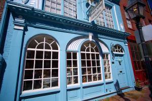 Beacon Hill Antique Store Featured In Boston Photography
